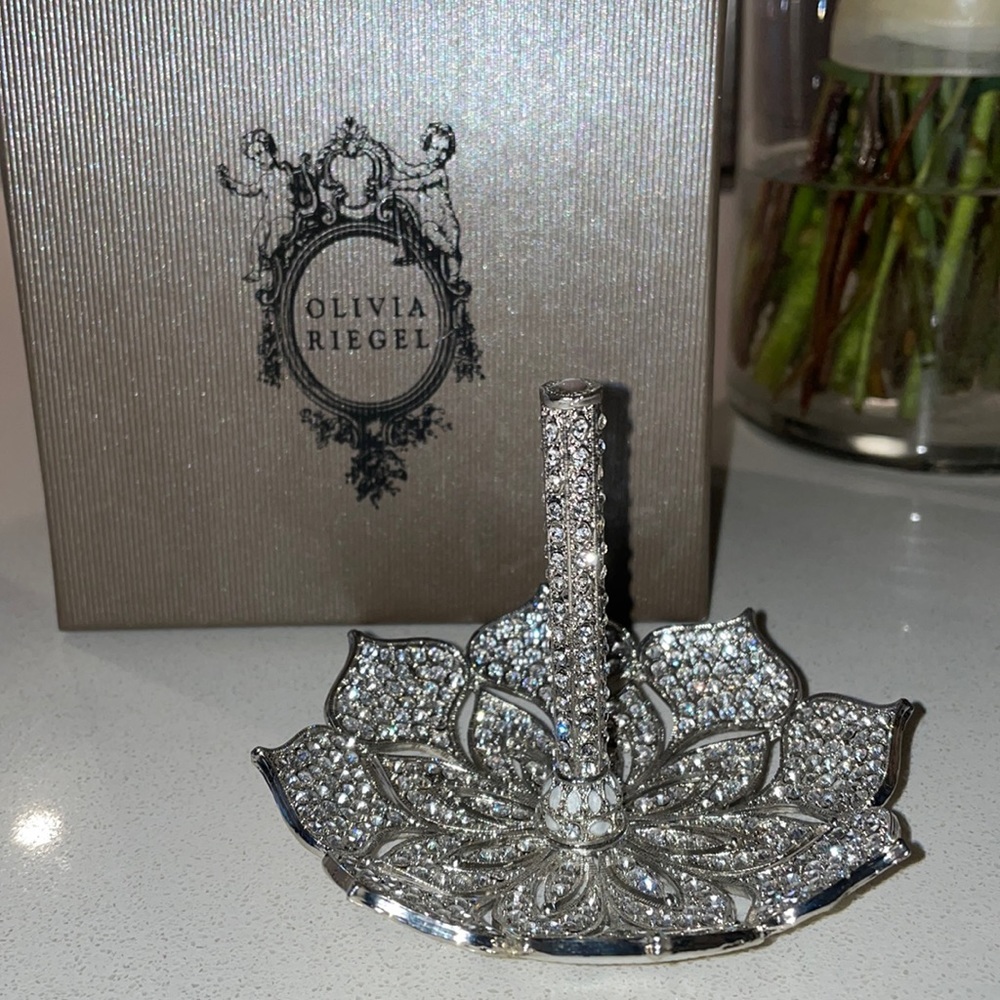 Olivia Riegel Windsor Ring Holder